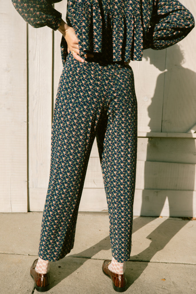 Rose Bouquet Pleated Pant